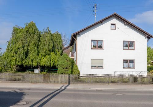 Attraktives 2-Familienhaus mit 177 m² Wohnfläche und großem Garten