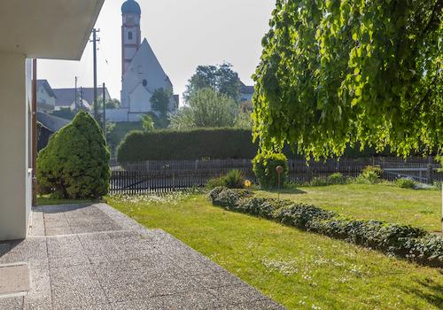 Attraktives 2-Familienhaus mit 177 m² Wohnfläche und großem Garten