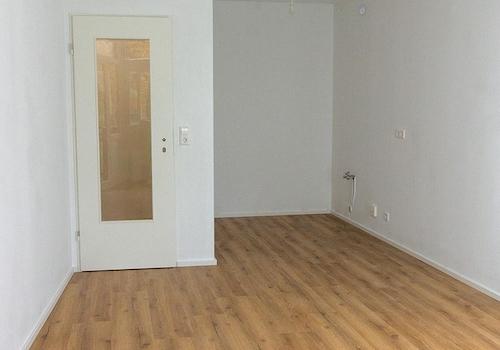 Wohnzimmer und Küchennische
