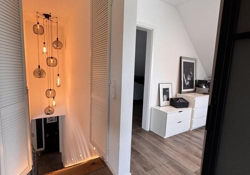 Flur (zum Ankleidezimmer)