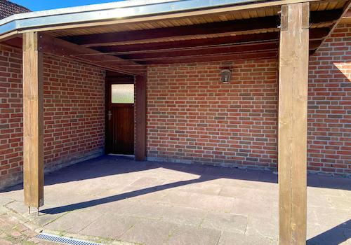 Mit Carport!