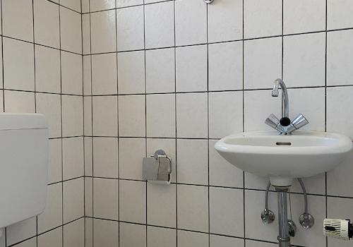 Gäste-WC mit Fenster!