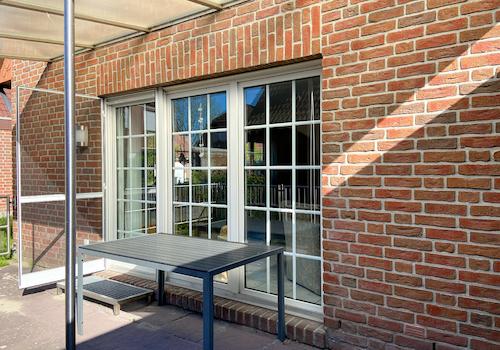 Teilüberdachte Süd-Terrasse!