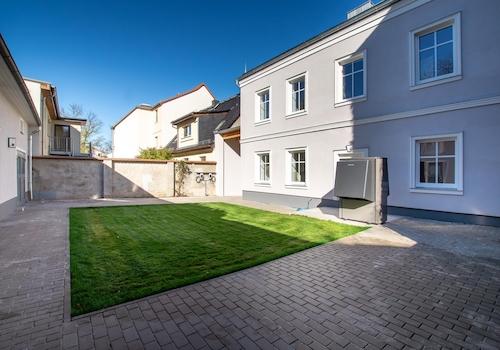 Kleiner Garten mit Terrasse
