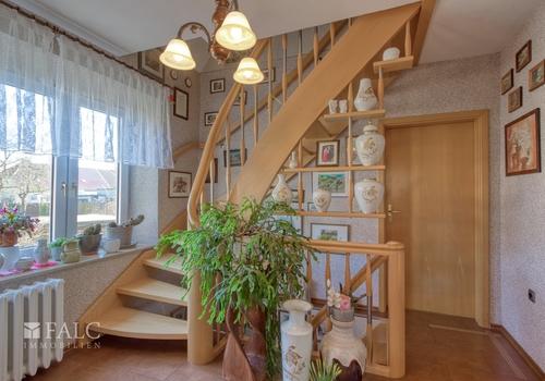 Treppe vom EG ins OG