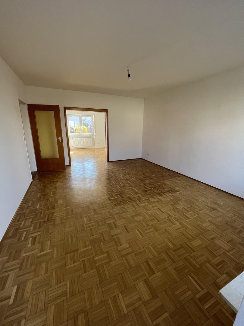 Wohnzimmer - Blick Richtung EZ