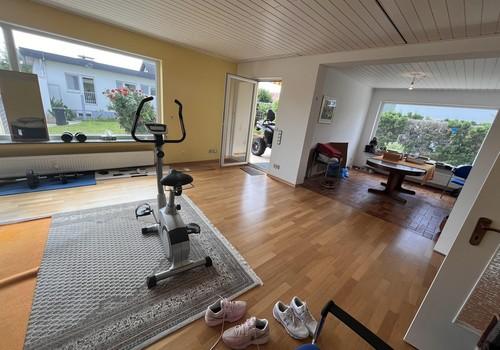 Wohnzimmer mit Essbereich