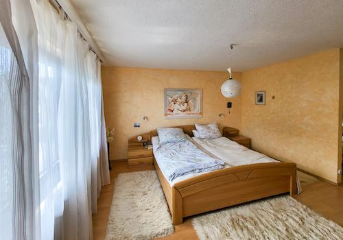 Zimmer 2 OG