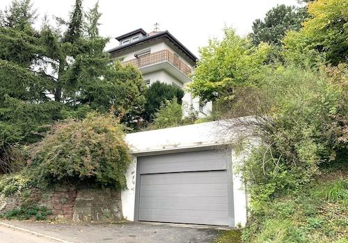 große Garage