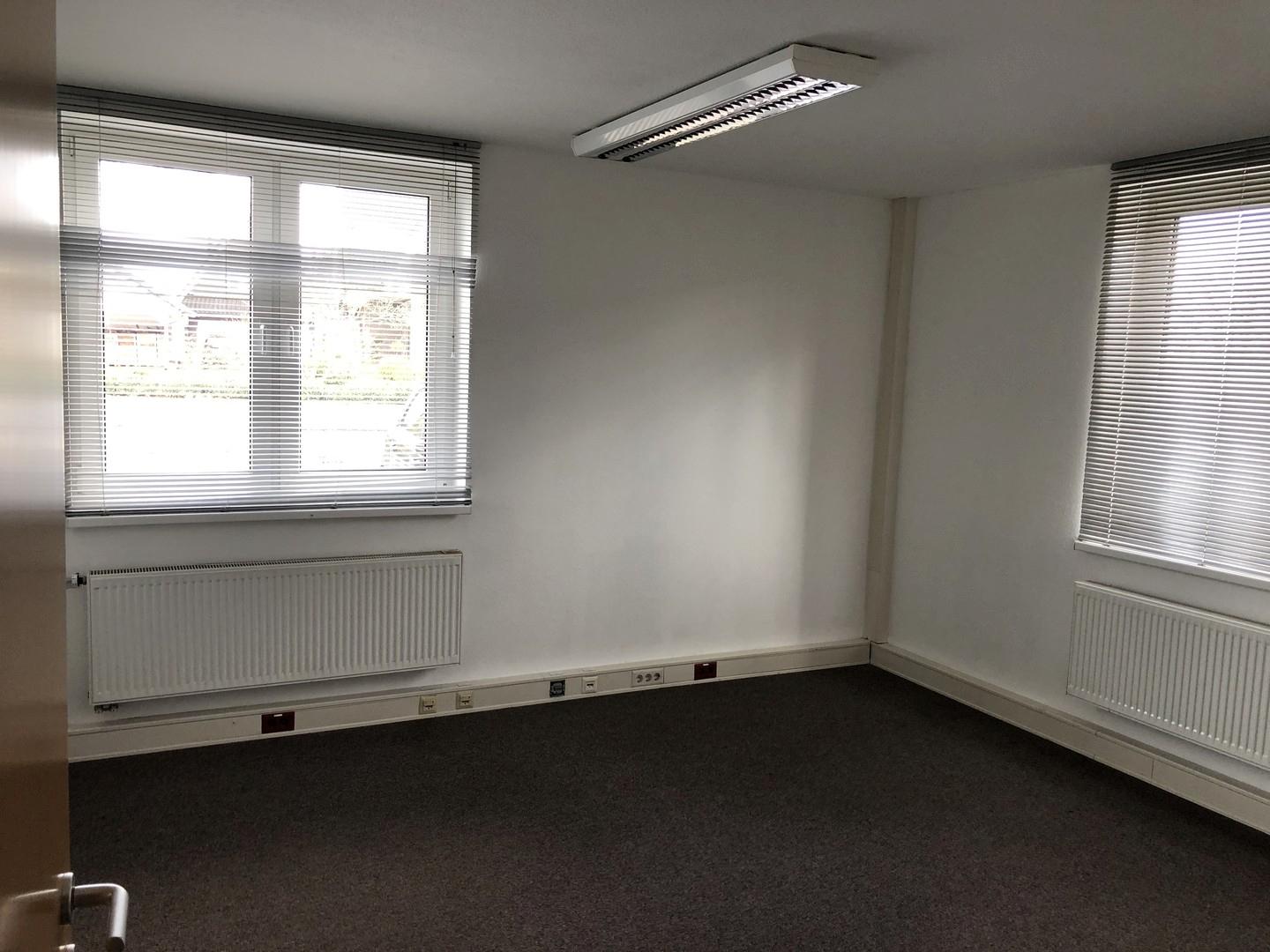 Büro 1