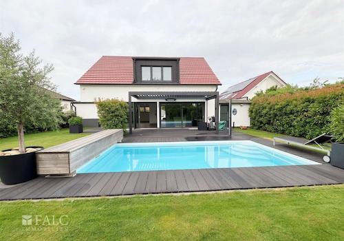 Garten mit Pool 