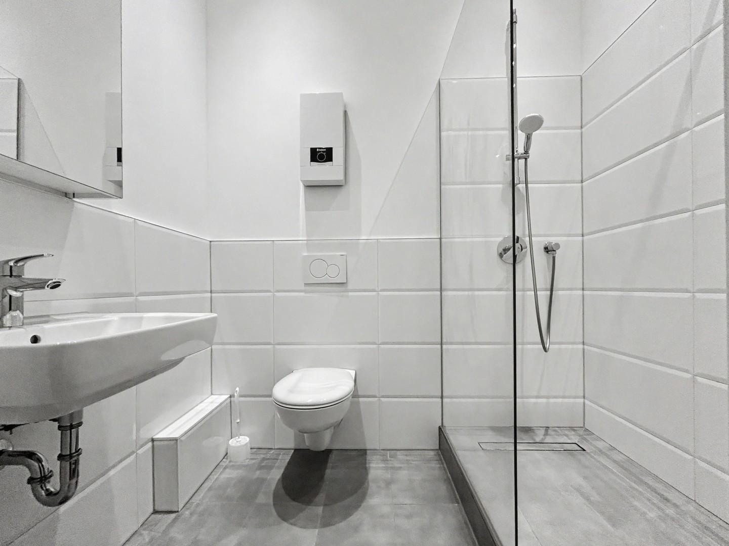 Modernes Duschbad