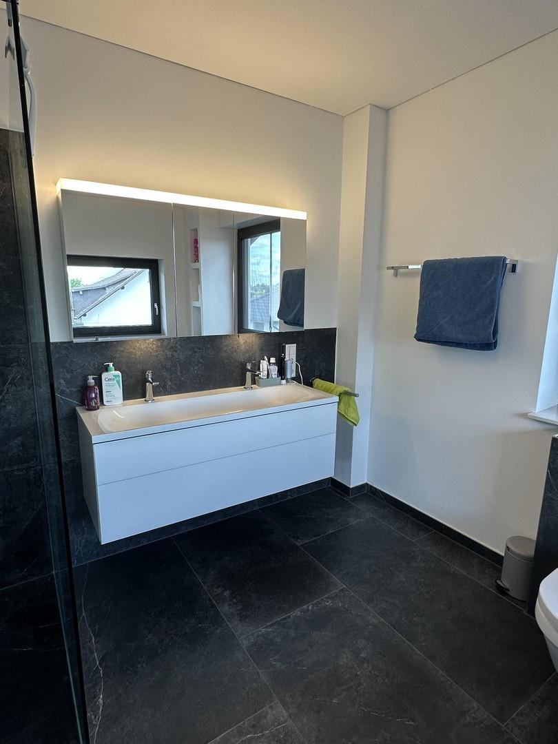 Elternbadezimmer
