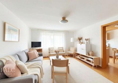 Wohnzimmer EG - (KI generiertes Einrichtungsbeispiel)