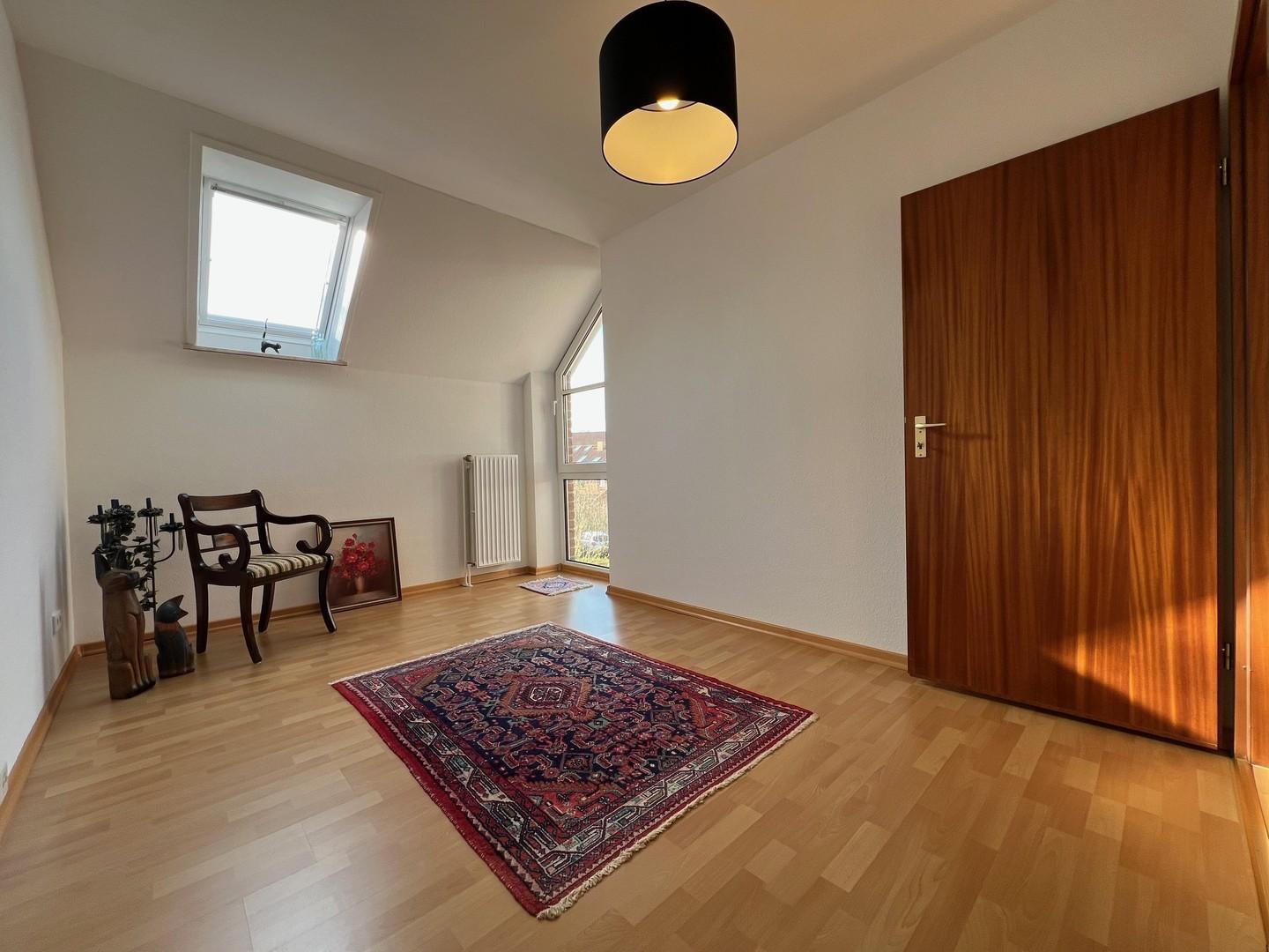 Zimmer 3 I, OG