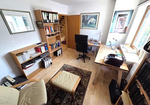 z.B. Bürozimmer
