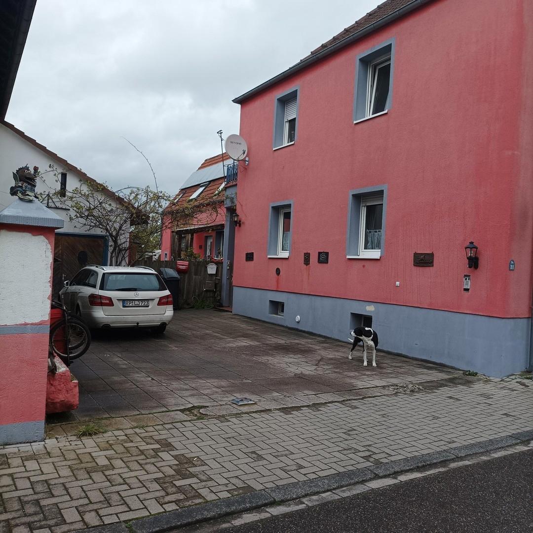 Hof für 4 Pkw