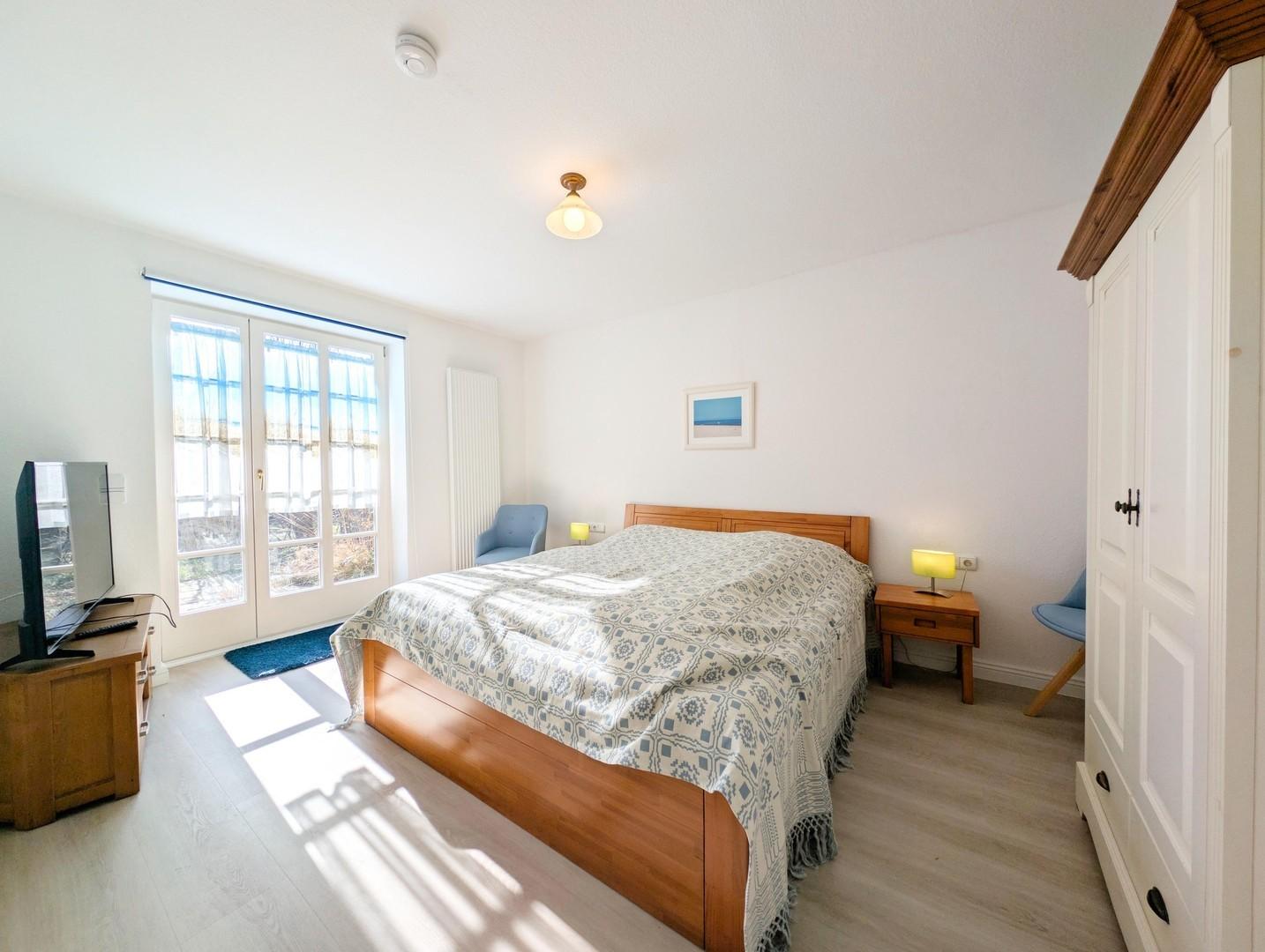 Schlafzimmer 1 Terrassenseite