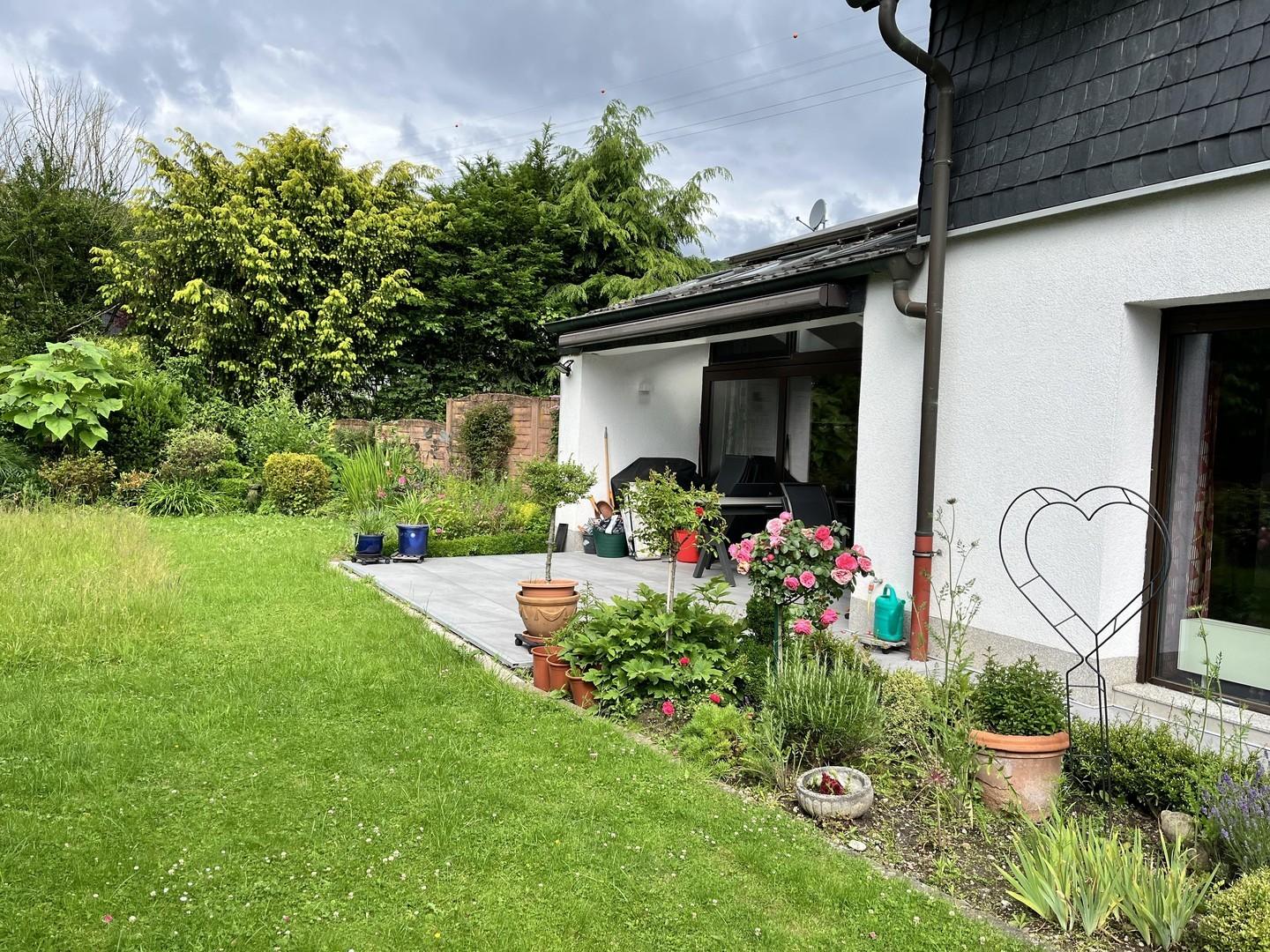 Außenansicht und Garten