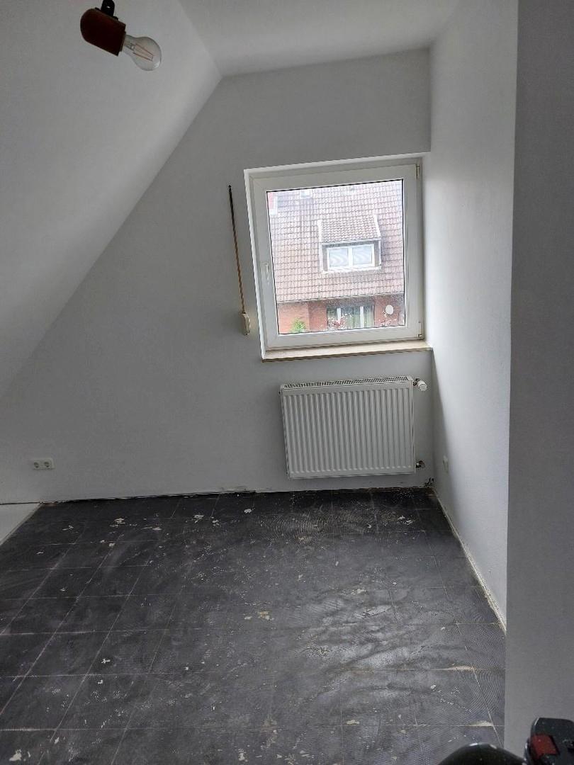 Zimmer OG links zur Rückseite