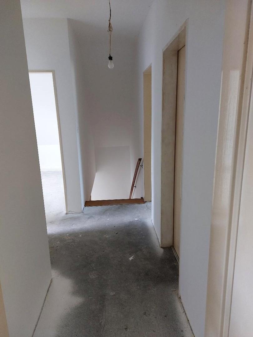Flur OG zur Treppe