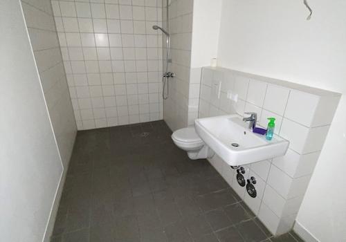 Bad mit bodengleicher Dusche