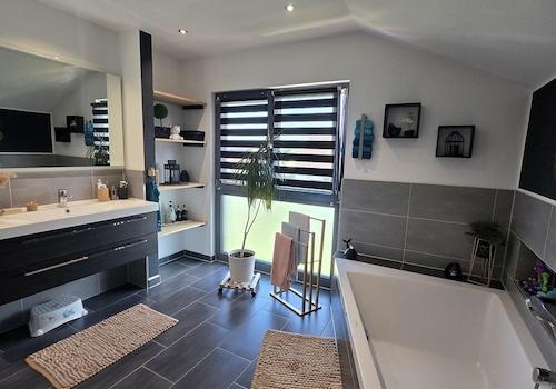Badezimmer Dusche/Badewanne