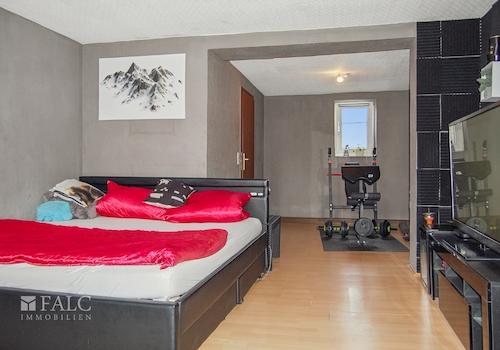 Schlafzimmer hinten_1.OG