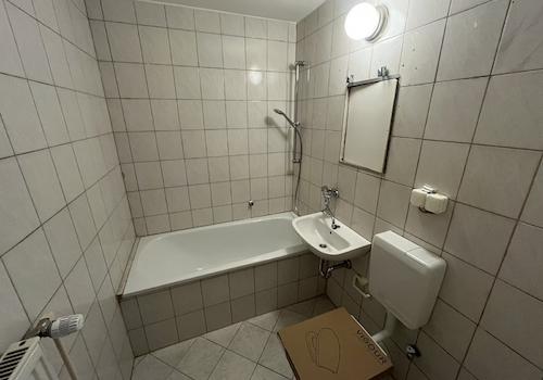 Badezimmer mit Wanne