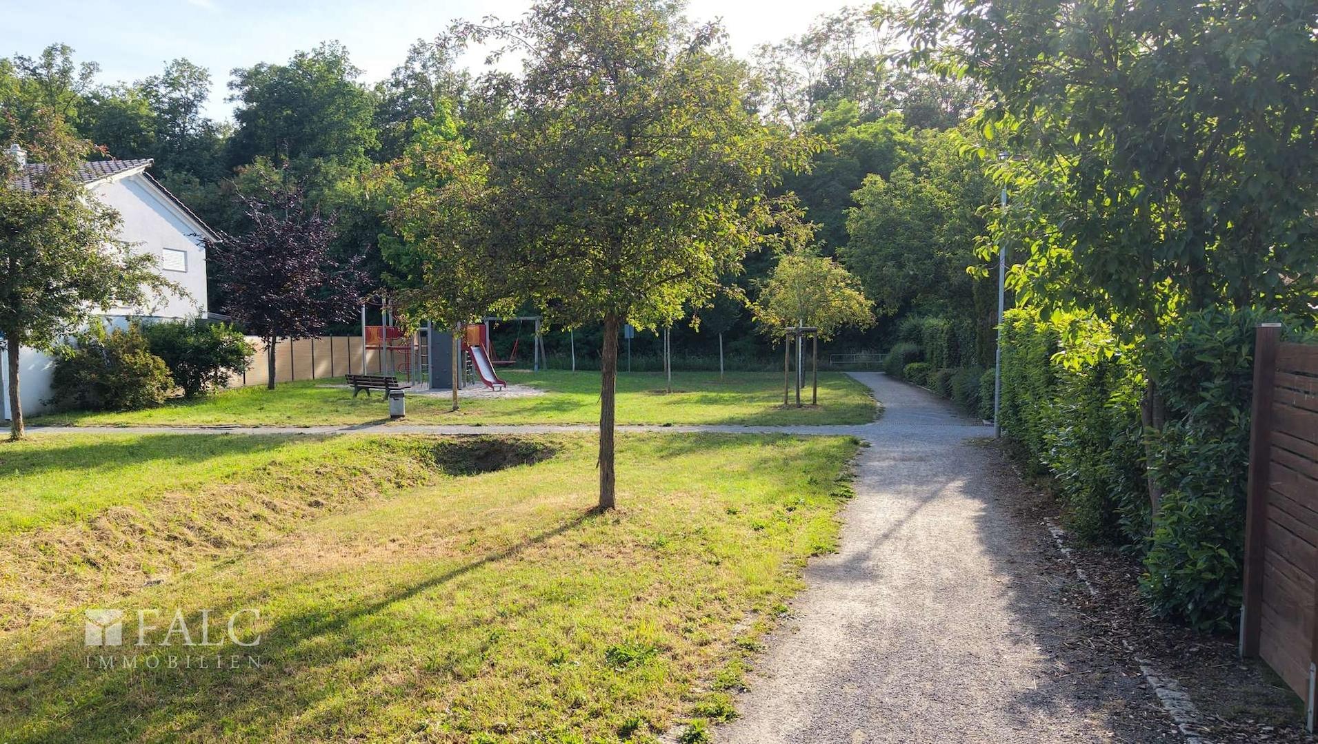 Spielplatz nebenan