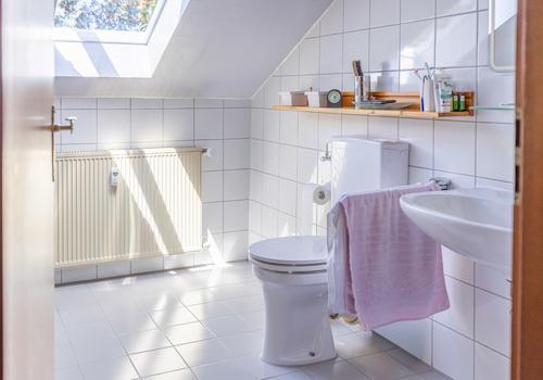 Wohnen mit Charme unter dem Dach – 4-Zimmer-Wohnung mit Westbalkon