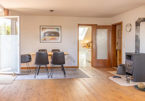 Wohnen mit Charme unter dem Dach – 4-Zimmer-Wohnung mit Westbalkon