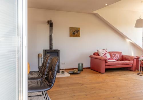 Wohnen mit Charme unter dem Dach – 4-Zimmer-Wohnung mit Westbalkon