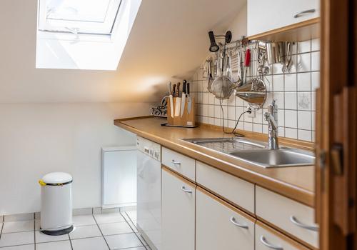 Wohnen mit Charme unter dem Dach – 4-Zimmer-Wohnung mit Westbalkon