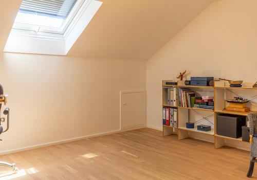 Wohnen mit Charme unter dem Dach – 4-Zimmer-Wohnung mit Westbalkon