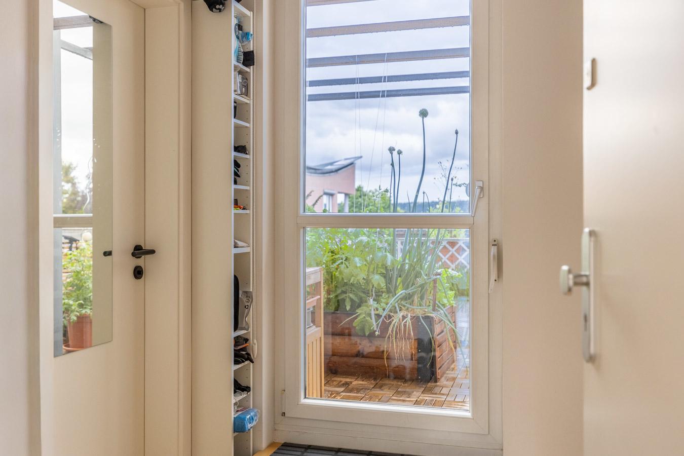 Sonne, Ruhe, Zuhause - Stilvolle Dachgeschosswohnung mit großer Südterrasse