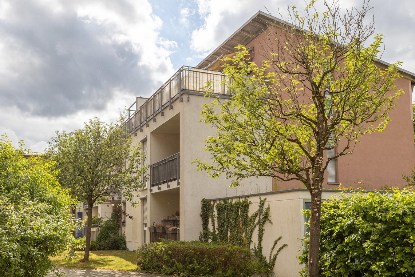 Sonne, Ruhe, Zuhause - Stilvolle Dachgeschosswohnung mit großer Südterrasse