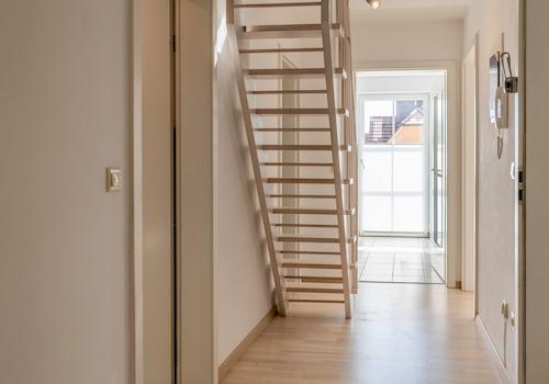 Familienfreundliche Maisonette mit Südbalkon & ausgebautem Dachspitz – sofort bezugsfrei