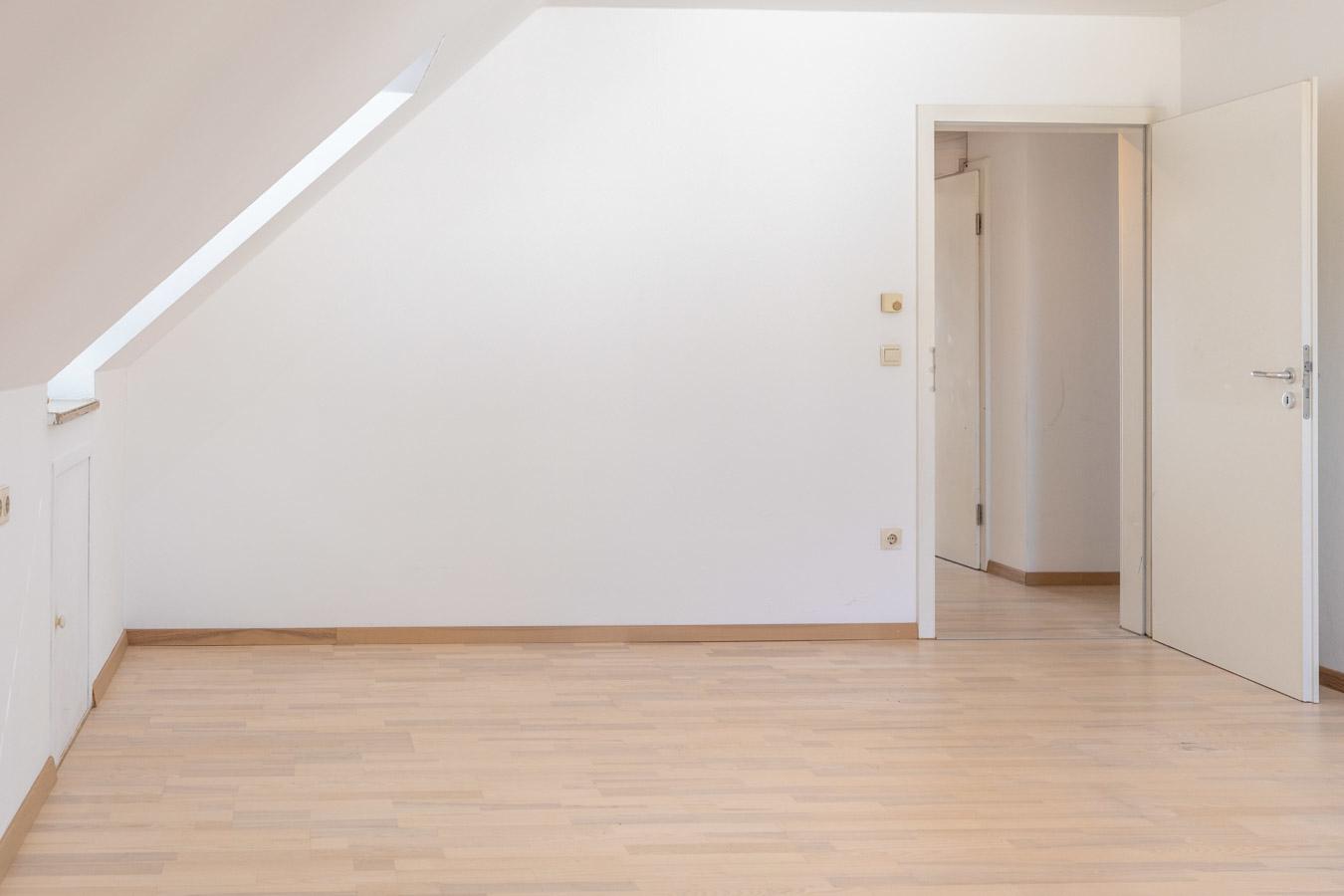 Familienfreundliche Maisonette mit Südbalkon & ausgebautem Dachspitz – sofort bezugsfrei