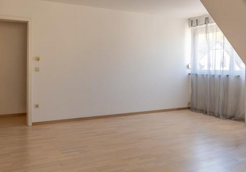 Familienfreundliche Maisonette mit Südbalkon & ausgebautem Dachspitz – sofort bezugsfrei