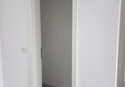 Vorratsraum neben Küche