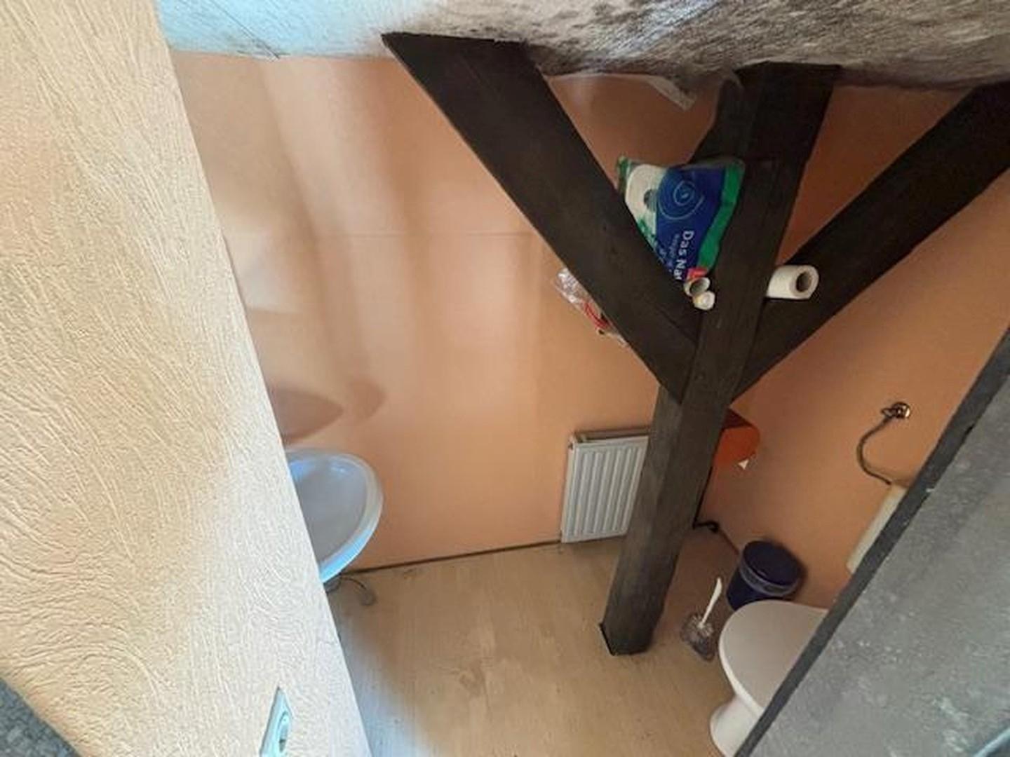 DG WC