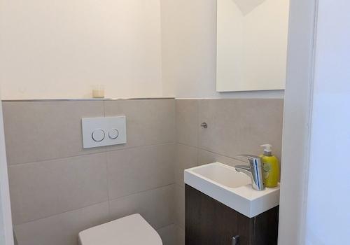 separates WC