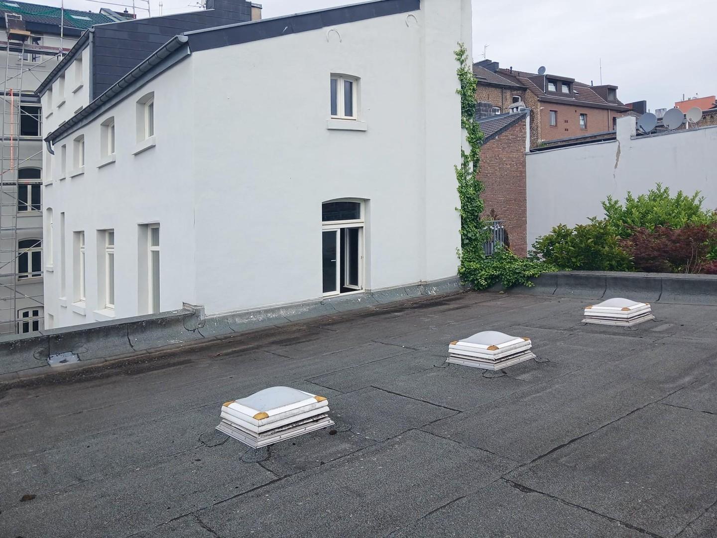 Dachterrasse - Blick aufs Haus