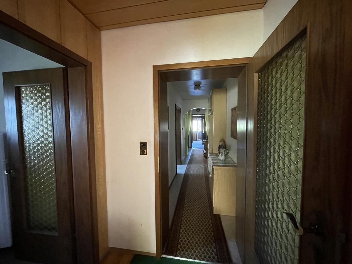 Flur mit Blick zum Eingang der Wohnung