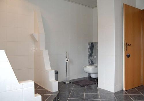 WC im Badezimmer_1. OG