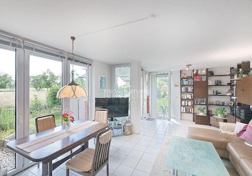 Wohnzimmer Blick zur Terrasse