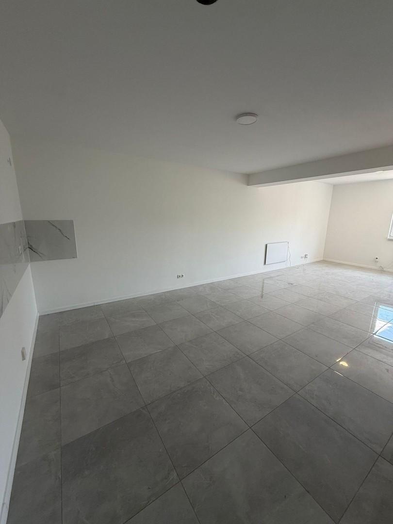 erstes Zimmer