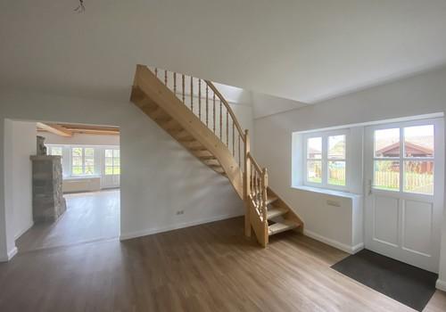 Hausflur (mit Seitentür) 