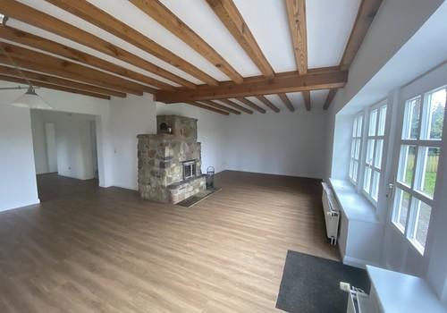 Wohnzimmer (mit Terrassentür)